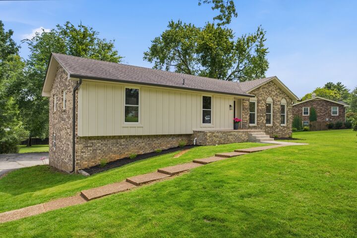Property Photo:  1025 Woodmont Dr  TN 37066 