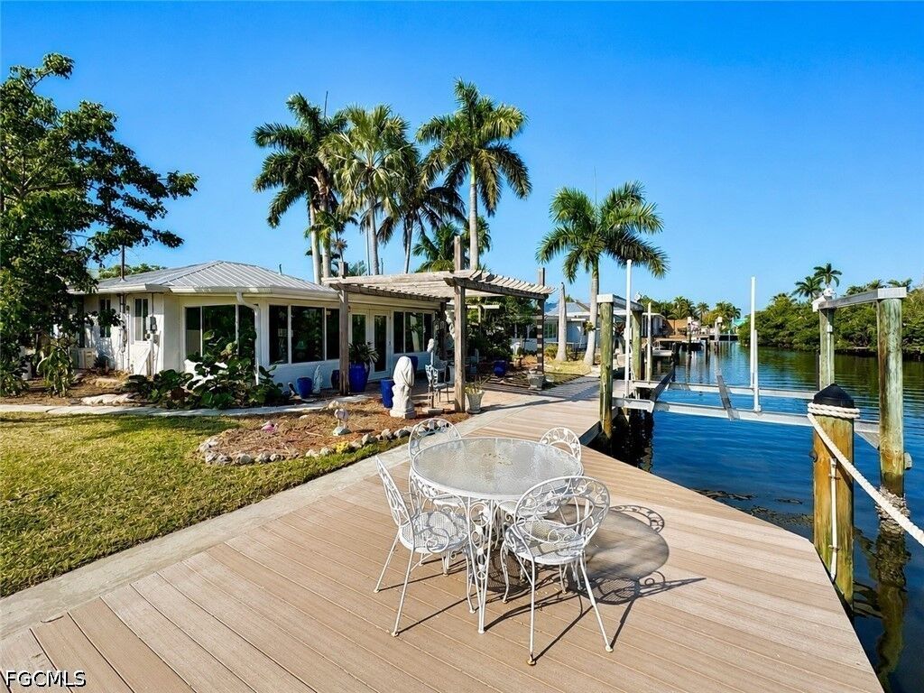 Property Photo: 11242 Matlacha Avenue FL 33993