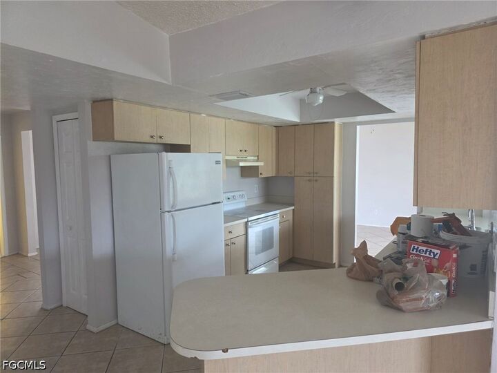 Property Photo: 1542 Canal Street FL 33936
