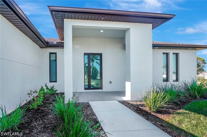 Property Photo: 2514 SW Embers Terrace FL 33991