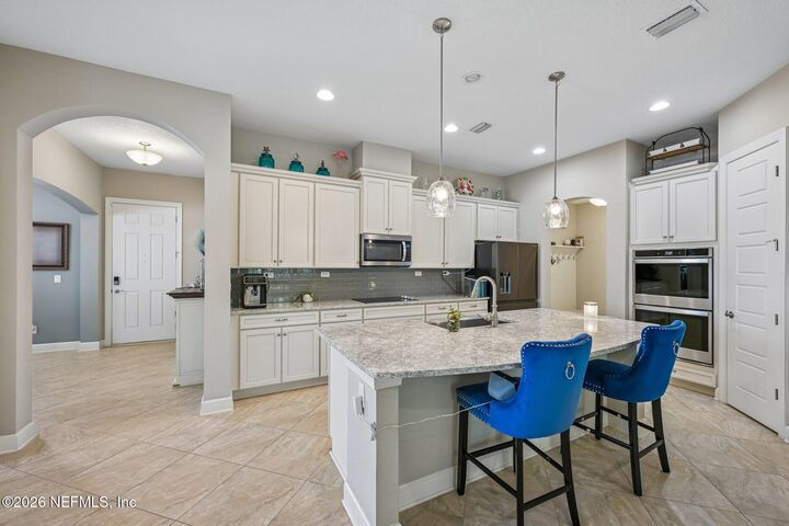 Property Photo:  620 Charter Oaks Boulevard  FL 32065 