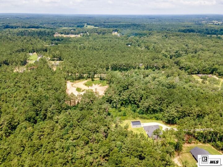 Property Photo:  901 William Harris Road  LA 71292 