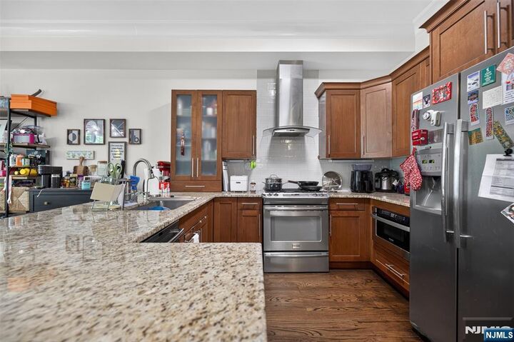 Property Photo: 1600 Kaufer Lane 12 NJ 07024