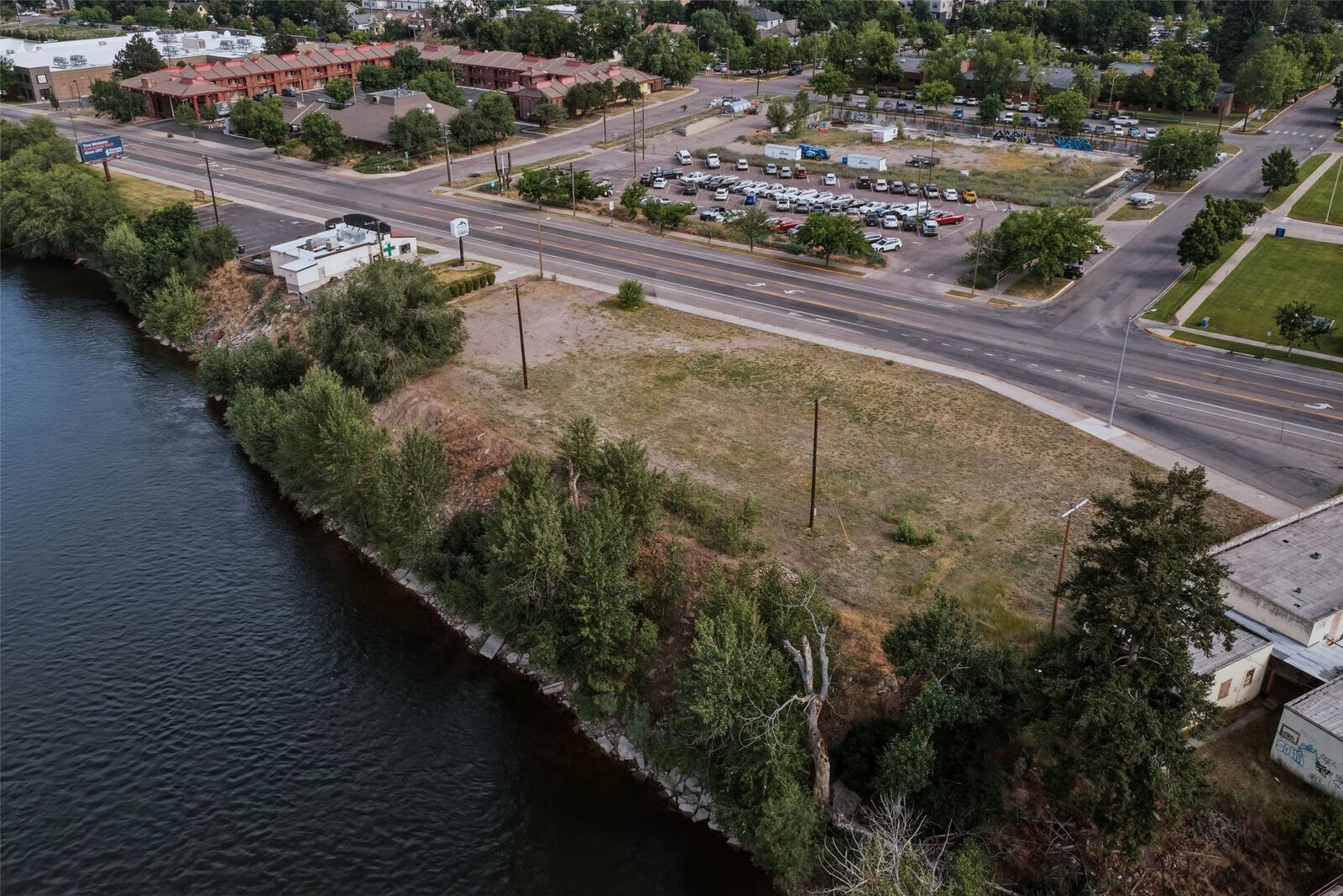 Property Photo: 601 W Broadway Street MT 59802