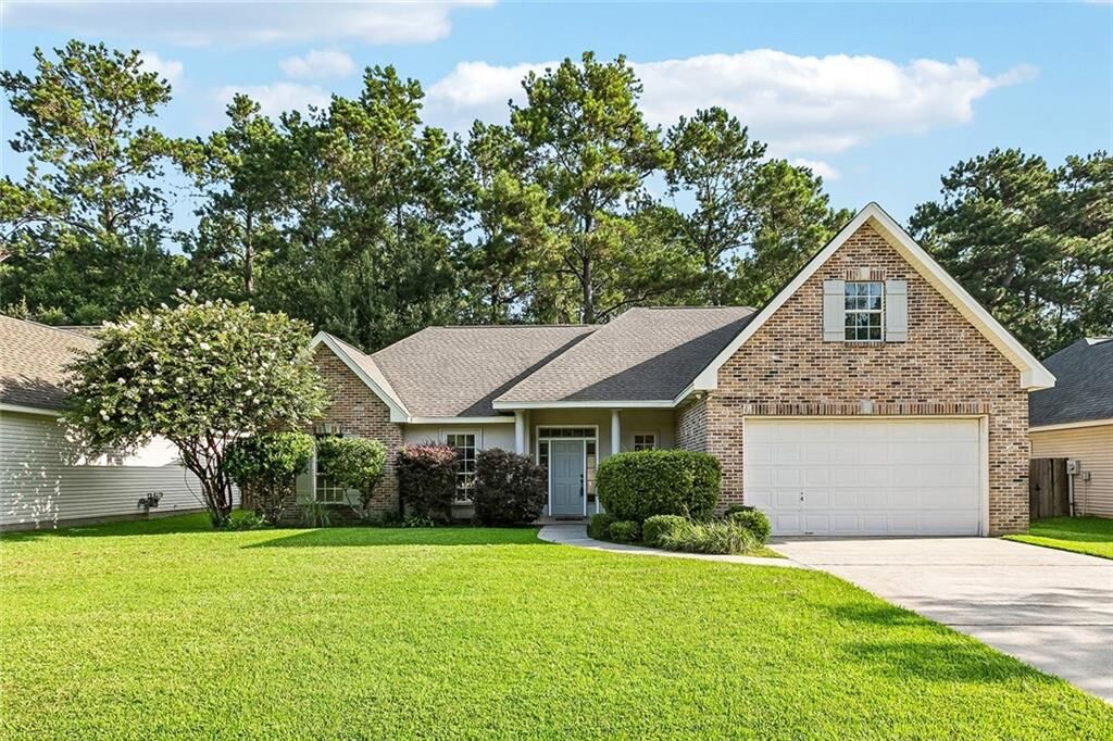 Property Photo: 236 N Highland Oaks Drive LA 70447