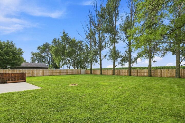 Property Photo: 916 Birch Avenue W MN 55342