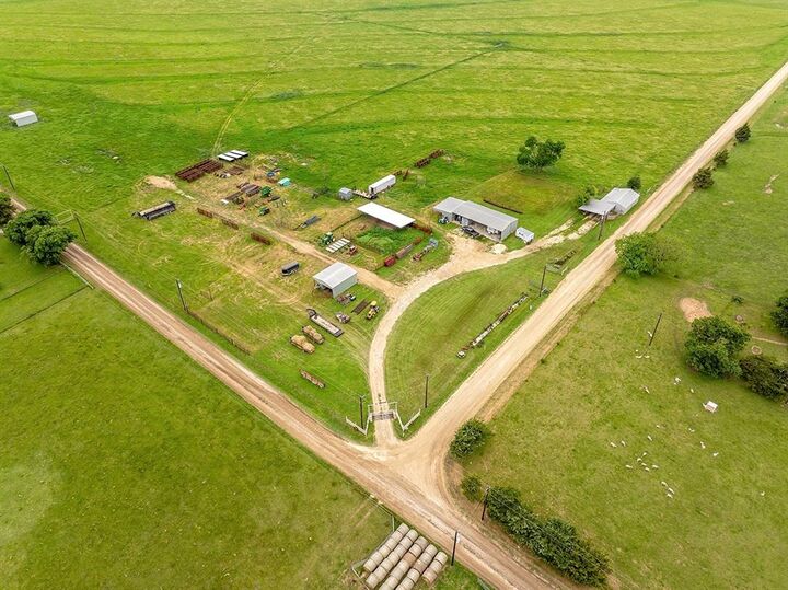 Property Photo: 1010 County Road 382 TX 76238