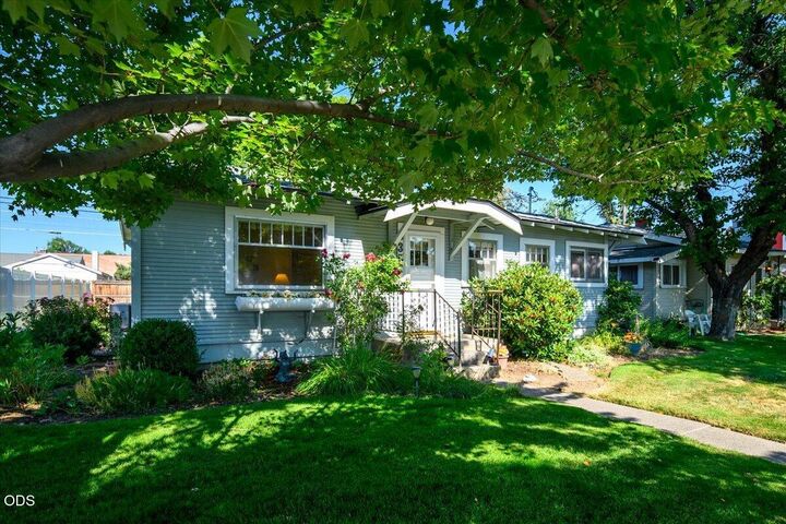Property Photo:  535 SW 10th Street  OR 97756 