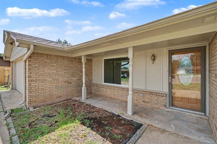 Property Photo: 1722 NW Crosby Park Boulevard OK 73505