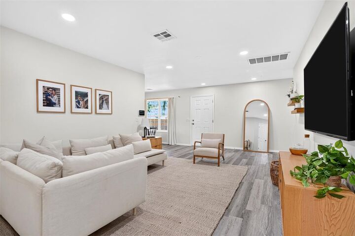 Property Photo: 8513 N Phillips Avenue OK 73114