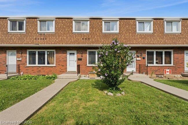 Property Photo: 29 Glenburn Court 15 ON L8E 1C6