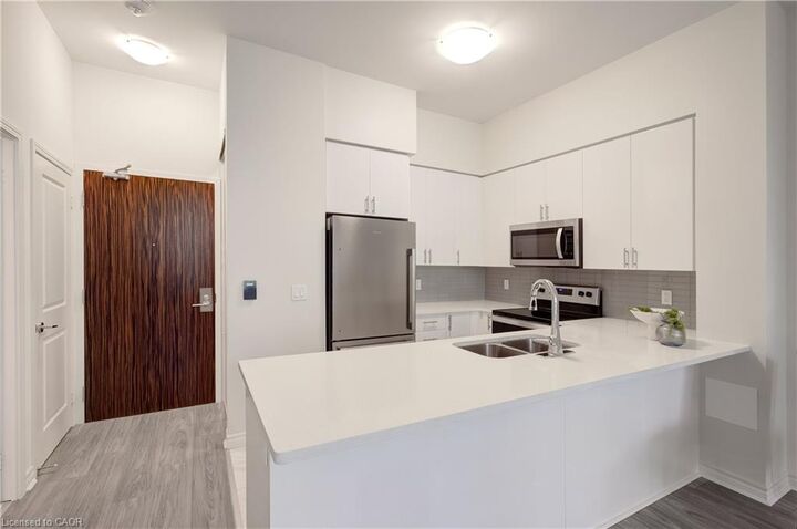 Property Photo: 349 Rathburn Road W 107 ON L5B 0G9