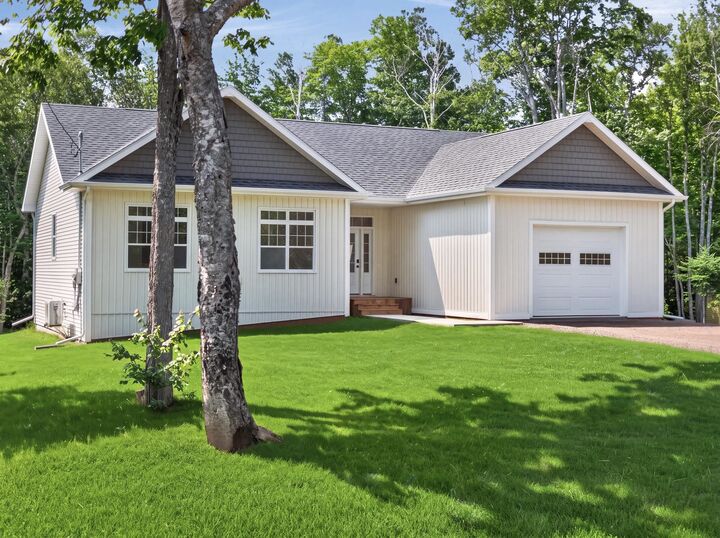 Property Photo: 132 Sherwood Forest Drive PE C0A 1J0
