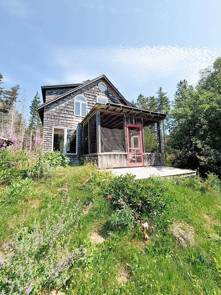 63 Johnstons Road — photo 1