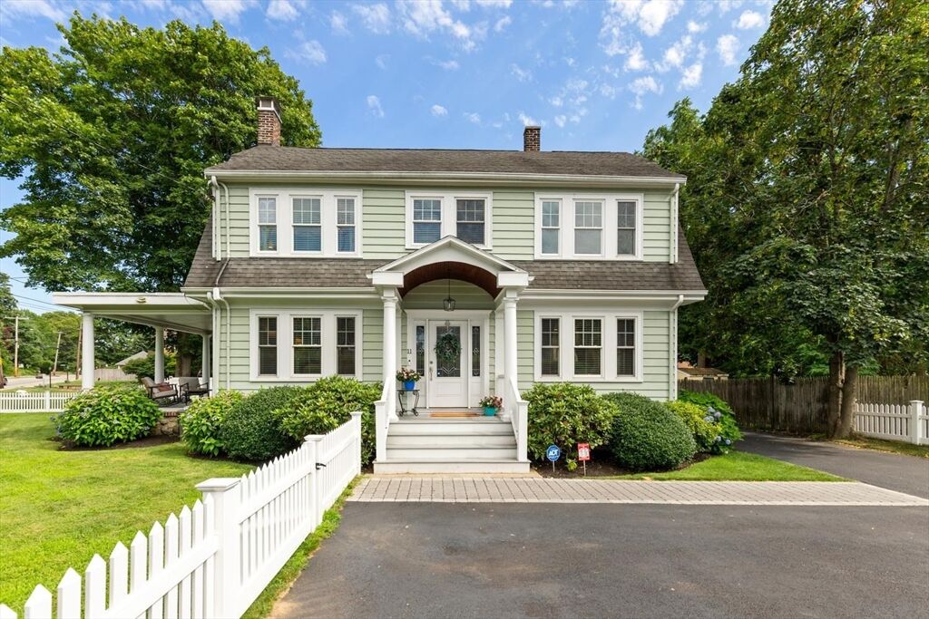 Property Photo:  11 Beach St  MA 01801 