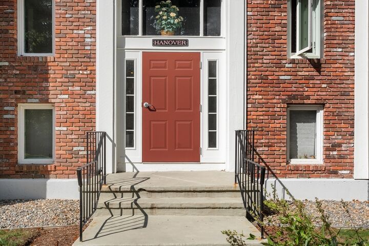 Property Photo: 220 Bedford 5H MA 02324
