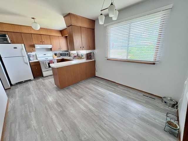 Property Photo: 5316 53 Avenue AB T0B 0H0