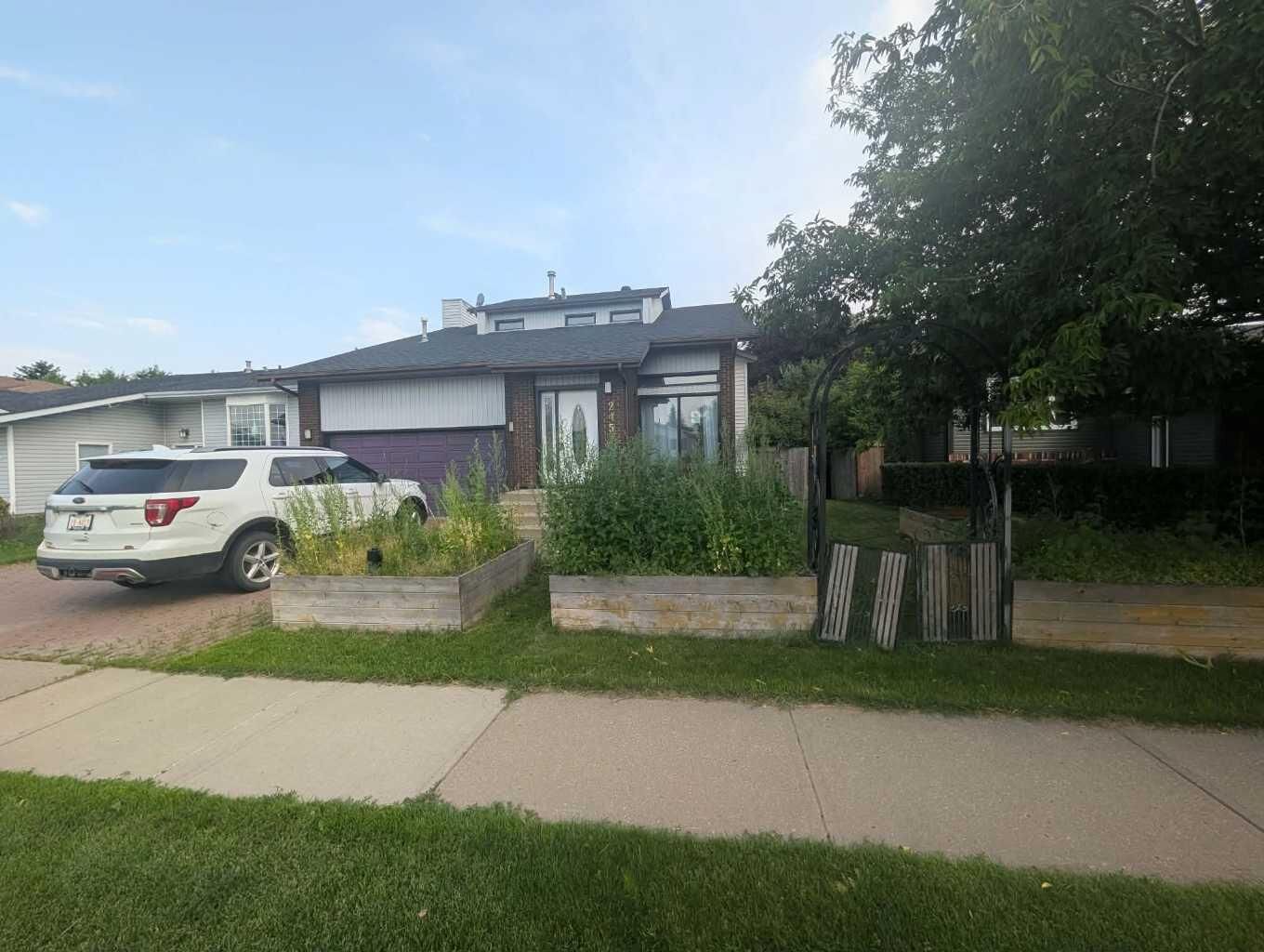 Property Photo: 245 Bacon Place AB T9K 1Z8