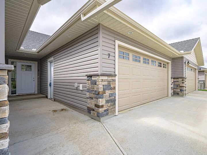 Property Photo: 4503 16 Street #7 AB S9V 2K9