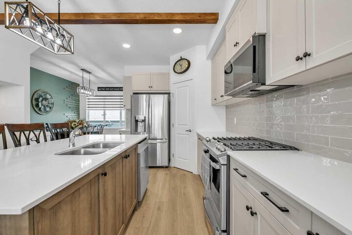 Property Photo: 7 Emberside Park AB T4C 3H8