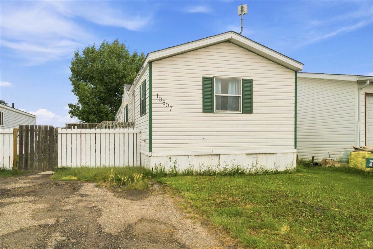 Property Photo: 10807 97 Street AB T0H 0W0