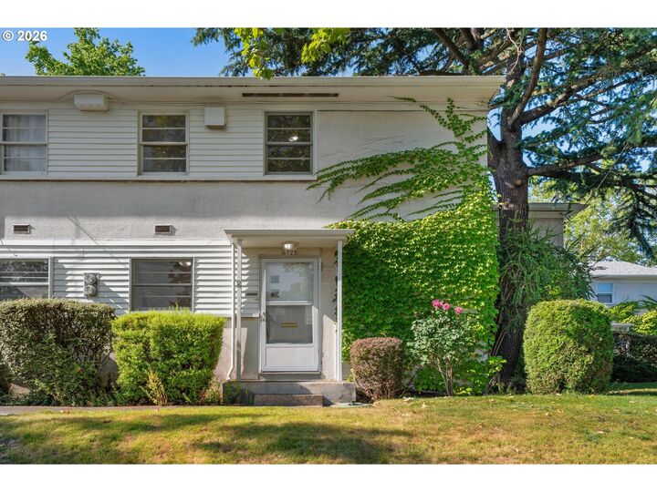 Property Photo:  6723 NE Broadway  OR 97213 