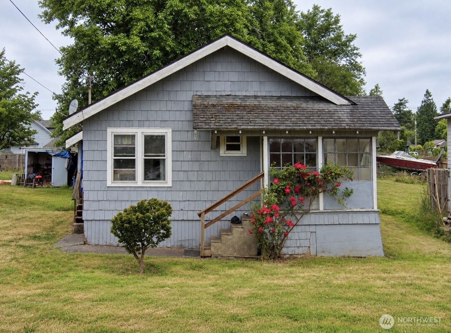 Property Photo:  905  Coolidge Road  WA 98520 