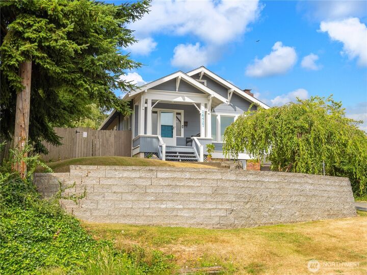 Property Photo:  16427  109th Avenue SE  WA 98055 