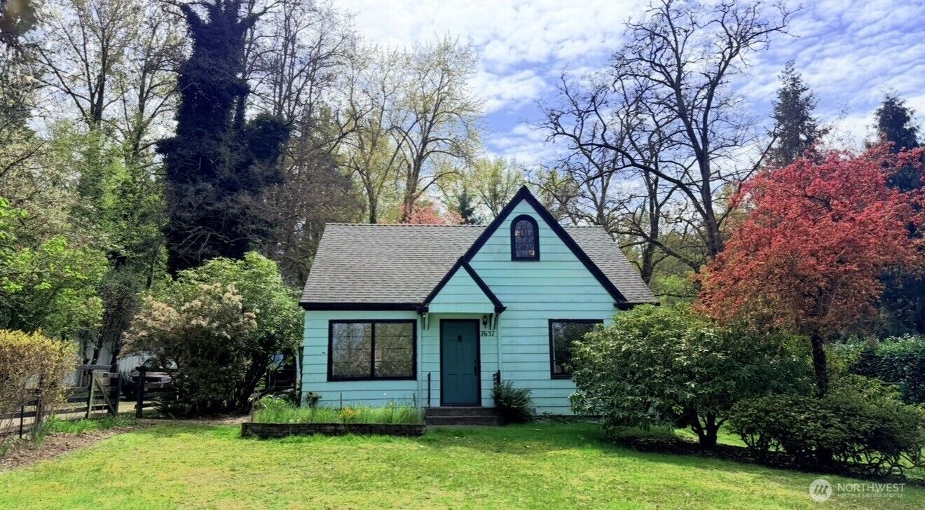 Property Photo: 7637 NE 165th Street WA 98028