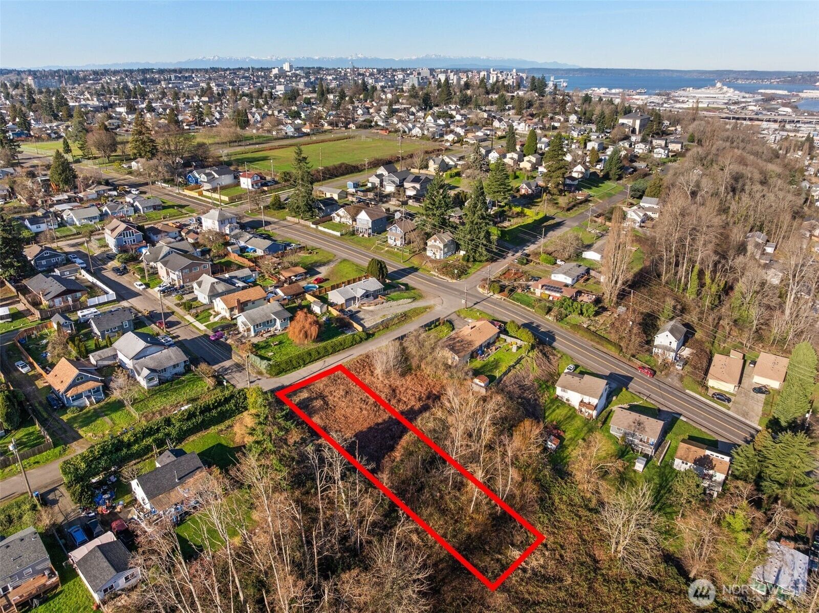 Property Photo: 1403 E Lennox WA 98404