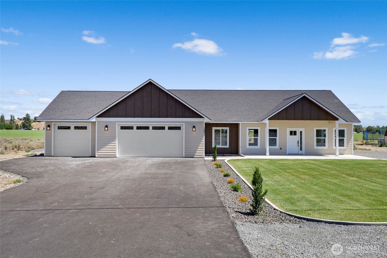 Property Photo:  7471  Redmond Road NE  WA 98837 
