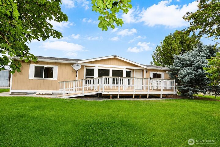 Property Photo:  4828  Road 3.7  NE  WA 98837 