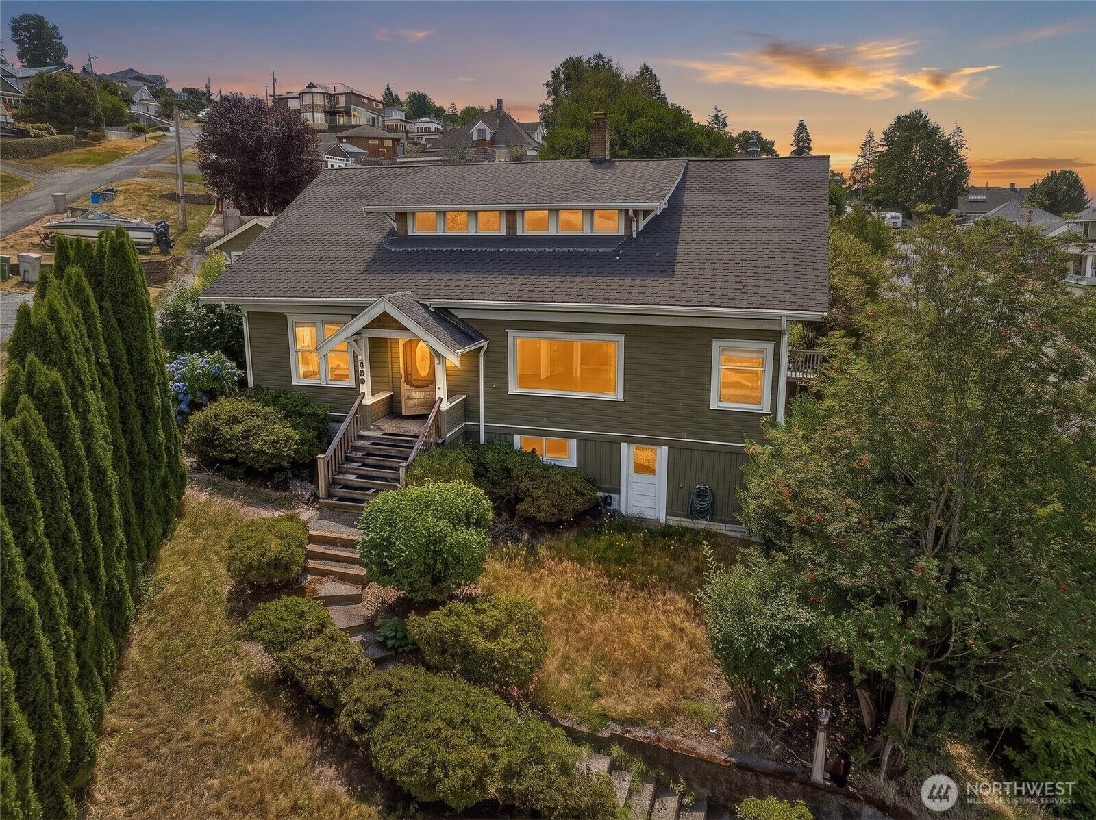 Property Photo:  400  Cedar Avenue S  WA 98057 