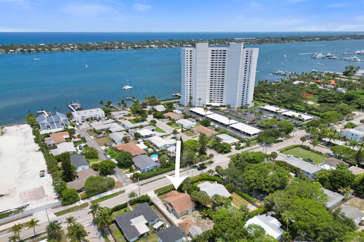 Property Photo: 5309 N Flagler Drive FL 33407