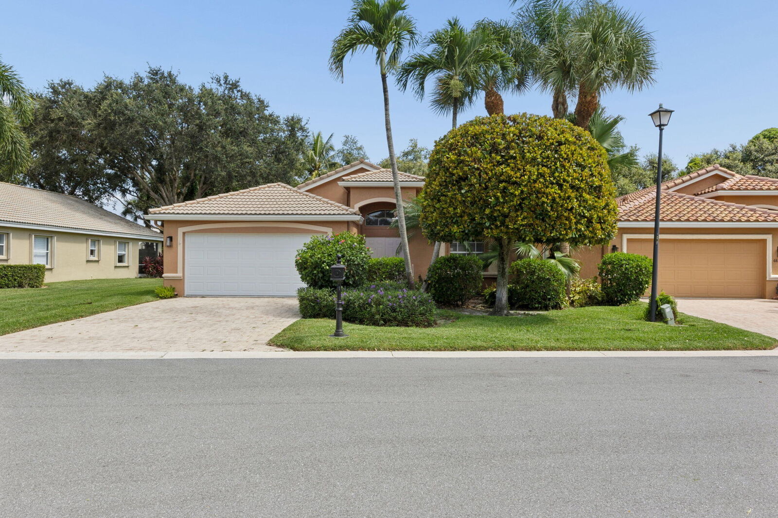 Property Photo:  6833 Viale Elizabeth  FL 33446 