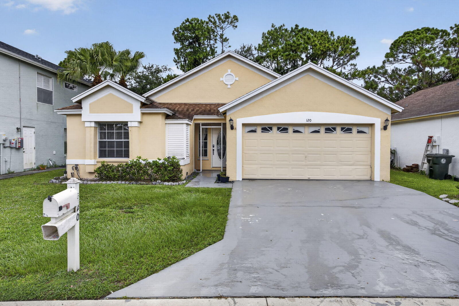 Property Photo: 120 Paddock Lane FL 33413