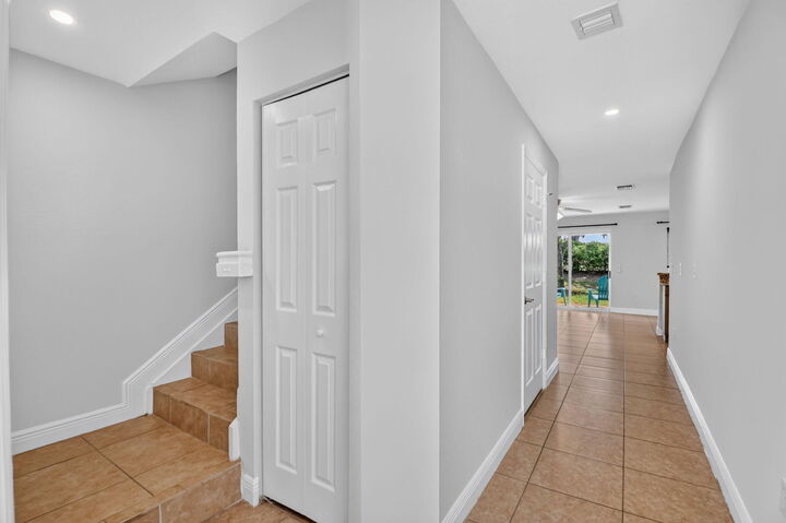 Property Photo:  6691 Old Farm Trail  FL 33437 