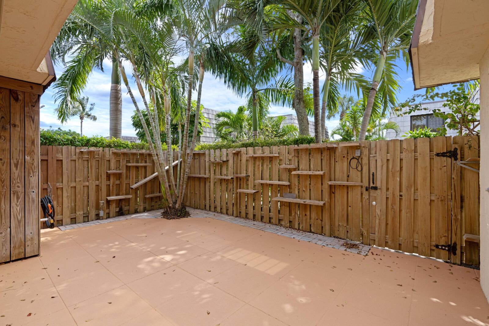 Property Photo:  2327 Waterside Drive  FL 33461 