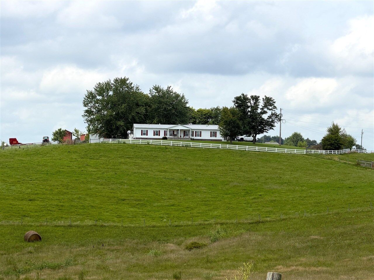 Property Photo:  944 E Hack Road  KY 42210 