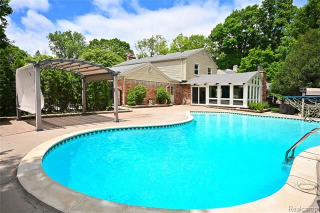 Property Photo:  31310 Foxboro Way  MI 48025 