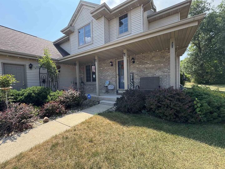 Property Photo:  642 E Waterford Drive  WI 53511 