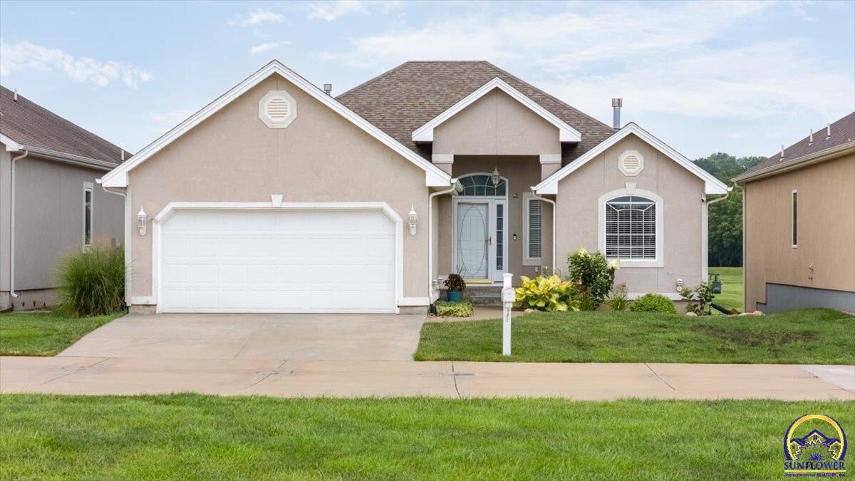 Property Photo:  4515 SW Crenshaw Dr  KS 66610-1615 
