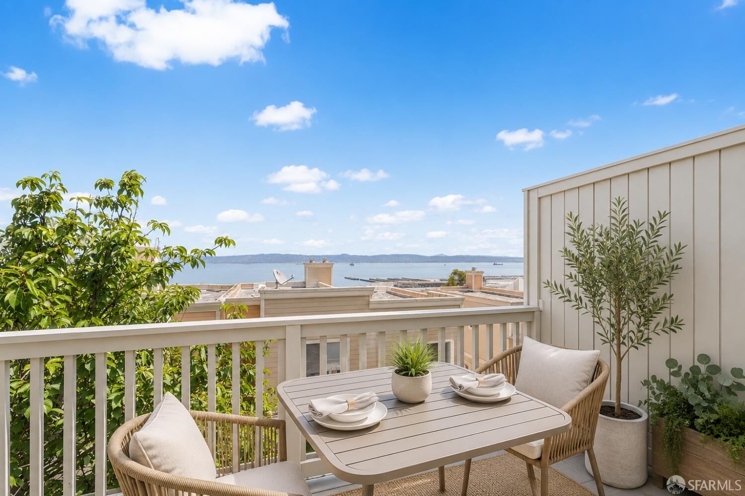 Property Photo: 182 Jerrold Avenue CA 94124