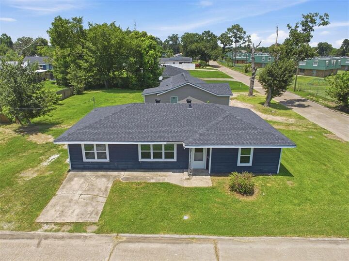 Property Photo: 220 Penn Street LA 70601