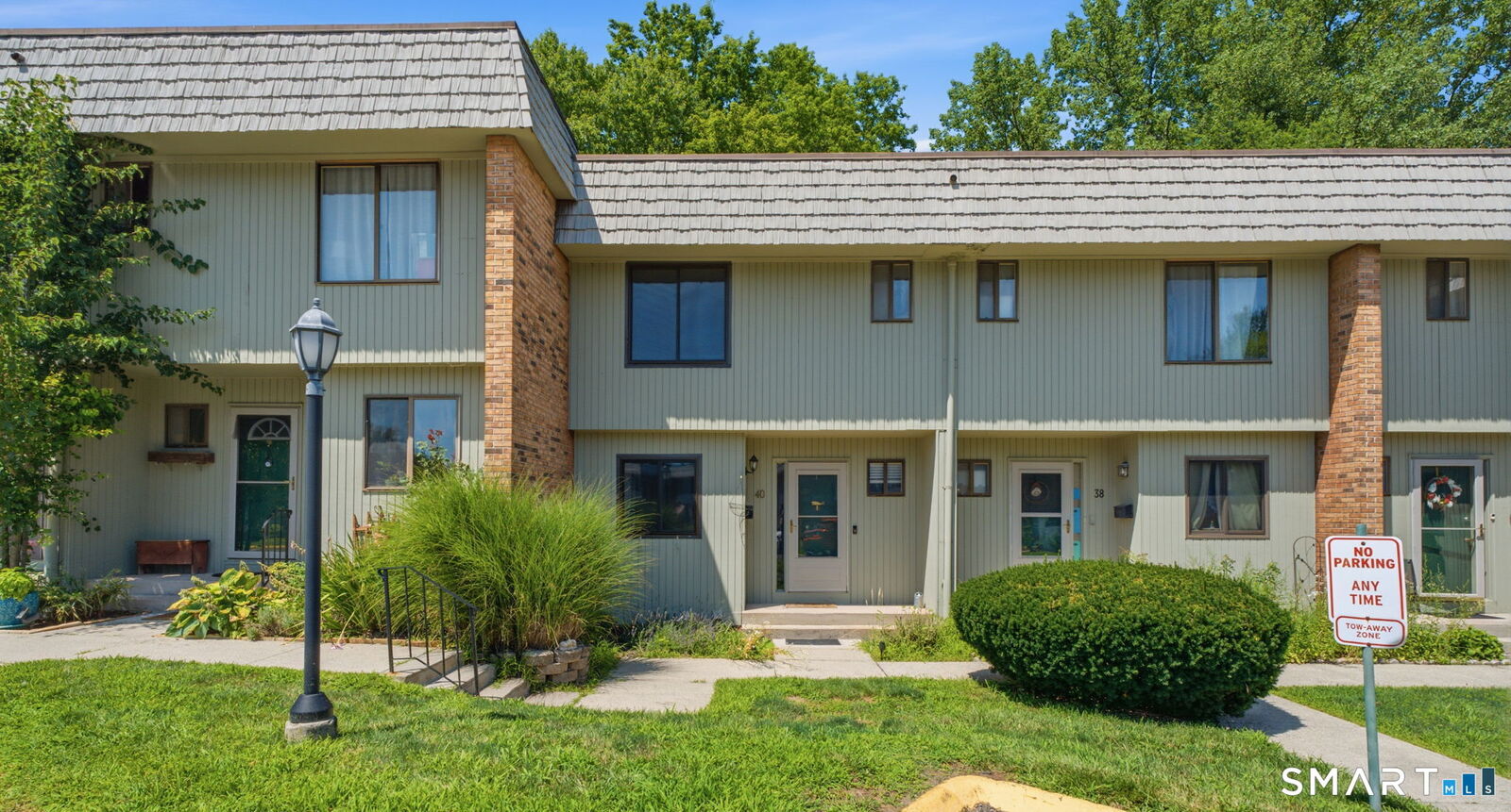 Property Photo:  40 Chestnut Court 40  CT 06416 