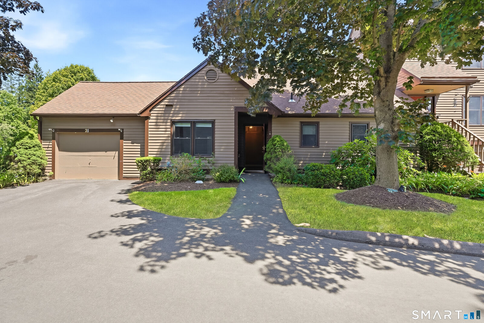 Property Photo:  21 Sprucebrook Trail 21  CT 06468 