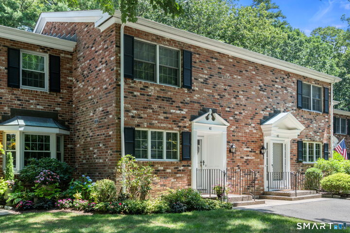 Property Photo:  41 Tunxis Village 41  CT 06032 