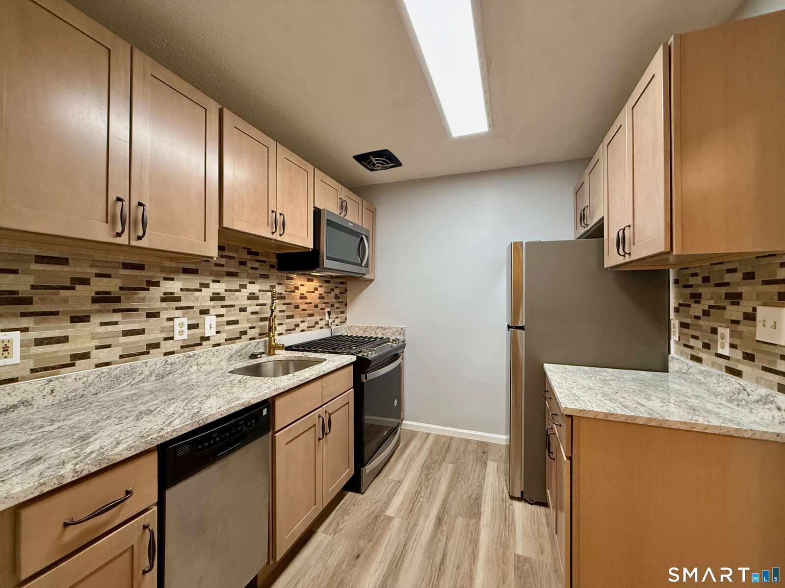 Property Photo: 570 Whitney Avenue L3 CT 06511