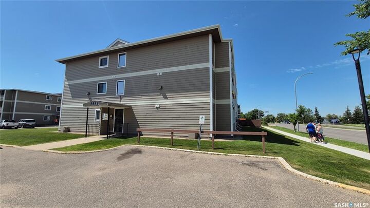 Property Photo: 6585 Rochdale Boulevard 9 SK S4X 2Z1