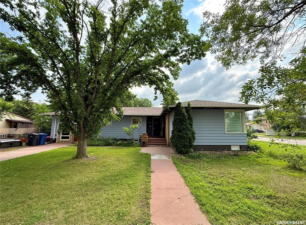 Property Photo: 1502 97th Street SK S9A 0K4